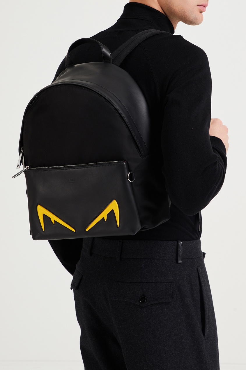 фото Черный рюкзак с желтой отделкой fendi
