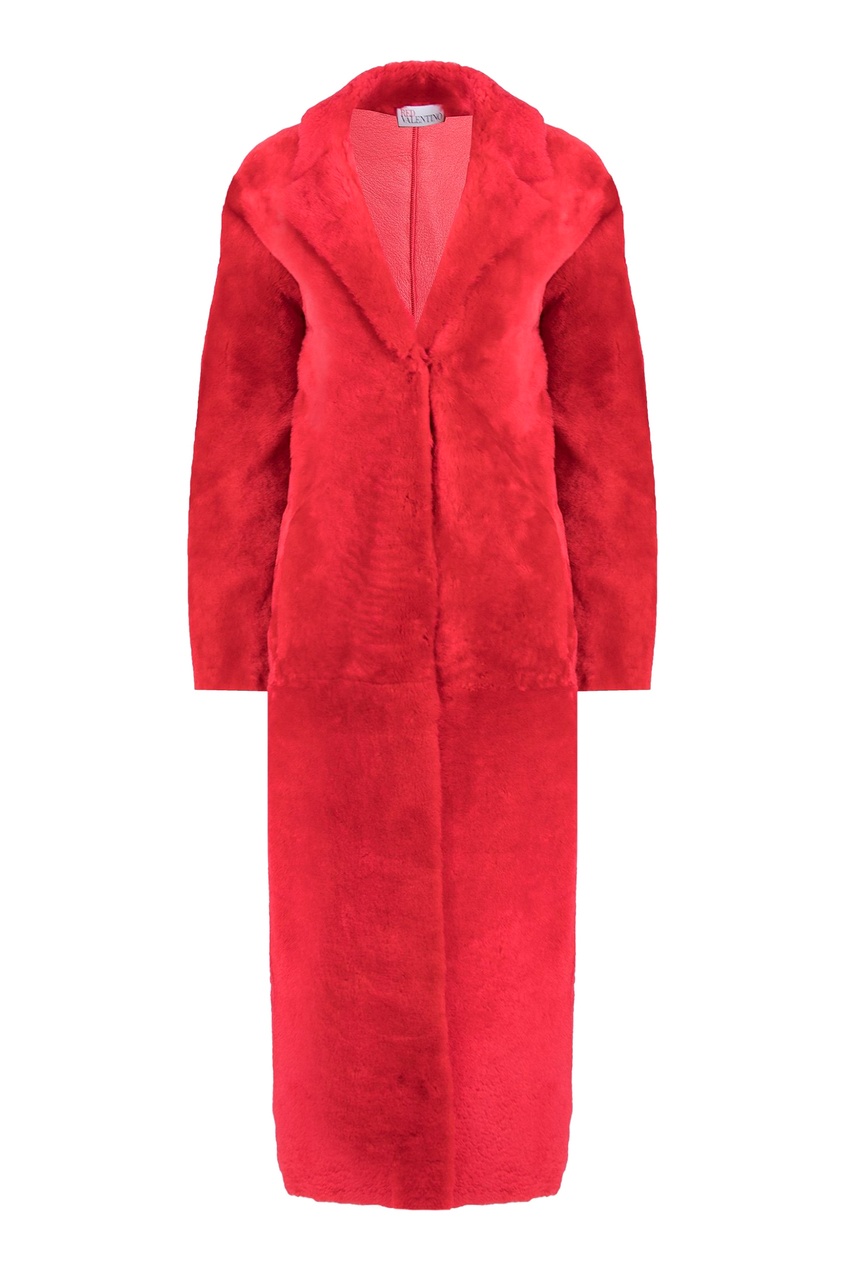 фото Красное пальто с меховой отделкой red valentino