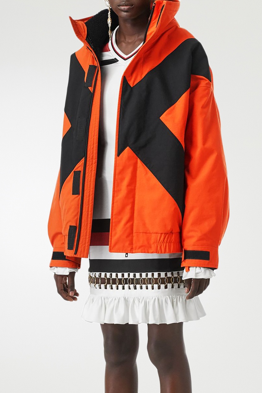 фото Оранжевая куртка с контрастным узором burberry