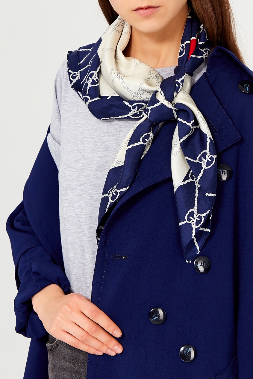 фото Шелковый шарф с контрастным принтом gucci