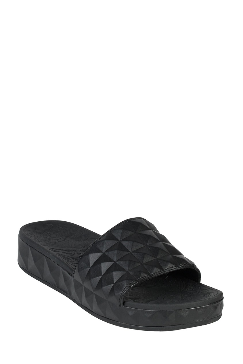 фото Черные текстурированные сандалии splash