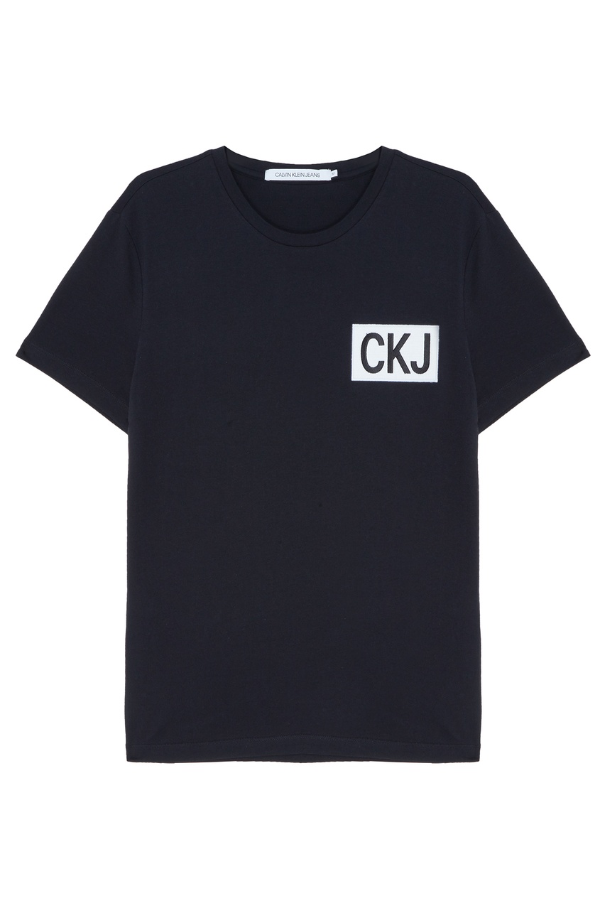 фото Черная футболка с логотипом calvin klein