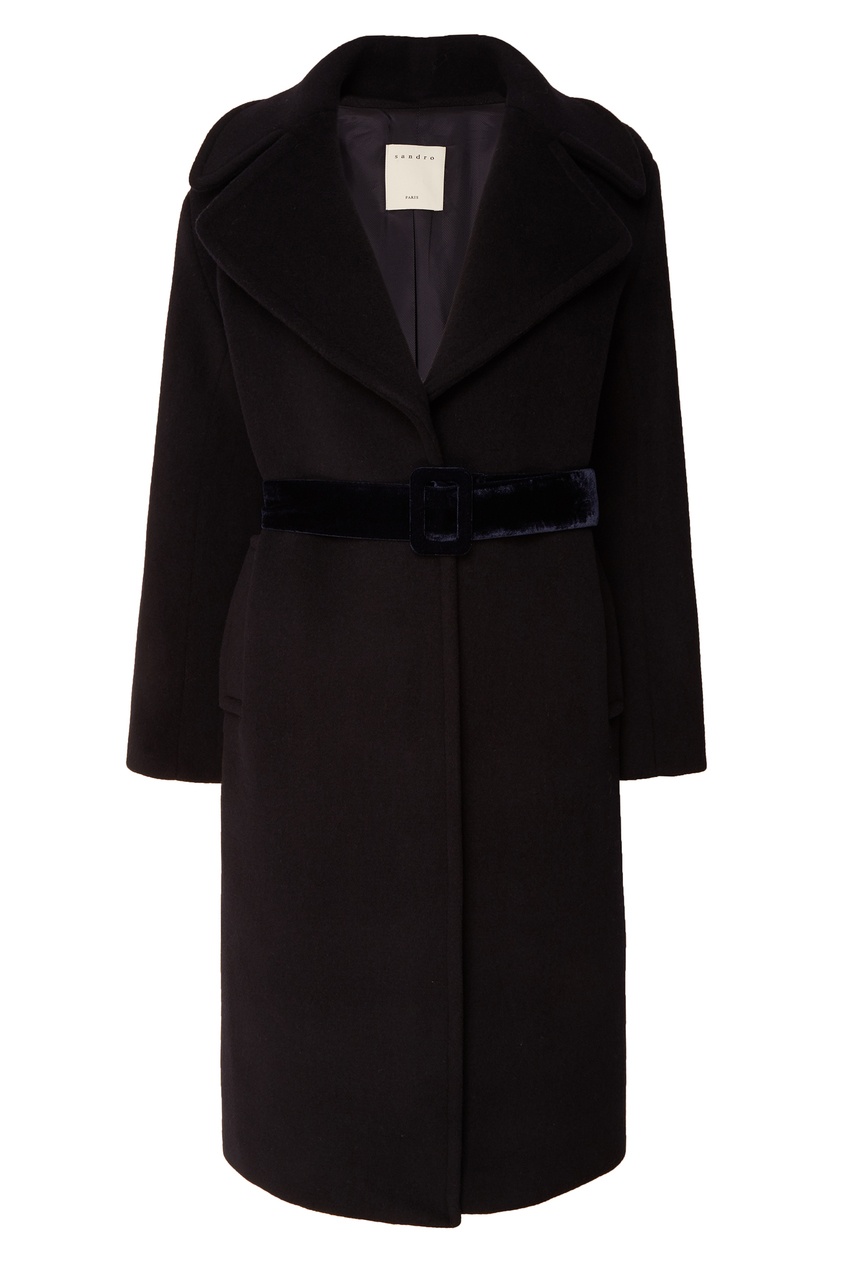 фото Черное пальто с поясом sandro