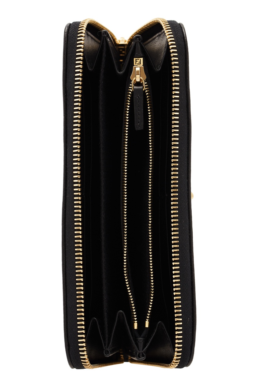 фото Черный кожаный кошелек с декором fendi