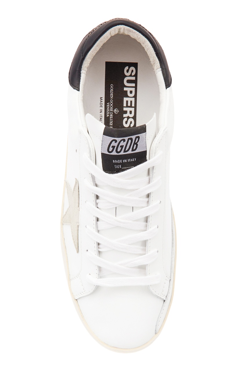фото Белые с черным кроссовки superstar golden goose deluxe brand
