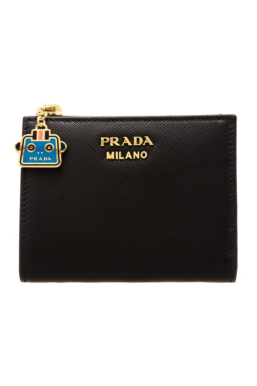 фото Черный кошелек с золотистым логотипом prada