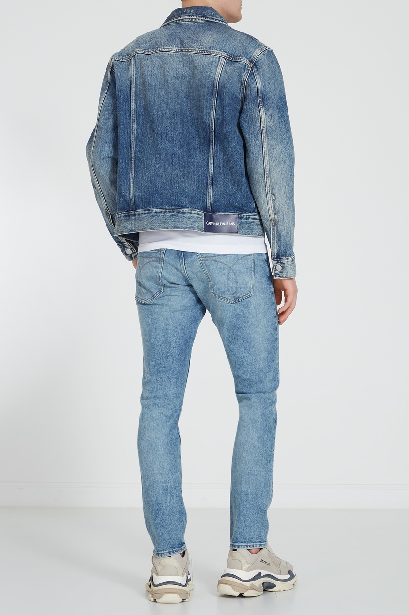 фото Голубые джинсы с вареным эффектом Calvin klein