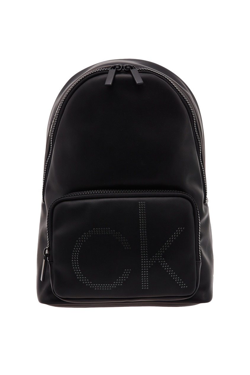 фото Черный рюкзак с монограммой calvin klein