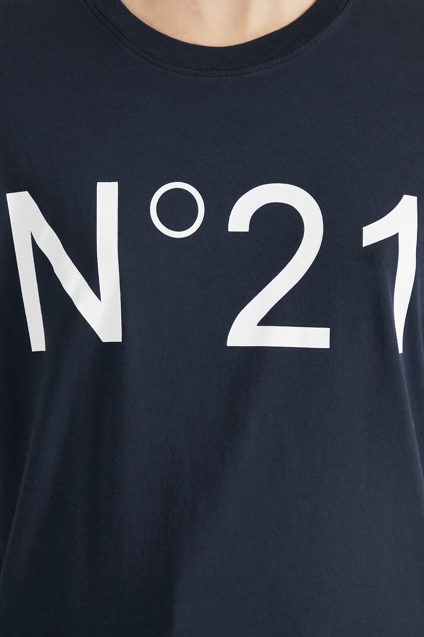 фото Темно-синяя футболка с логотипом no.21