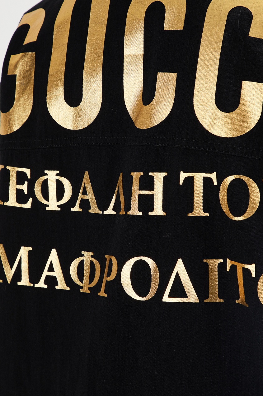 фото Черная рубашка с золотистыми надписями gucci
