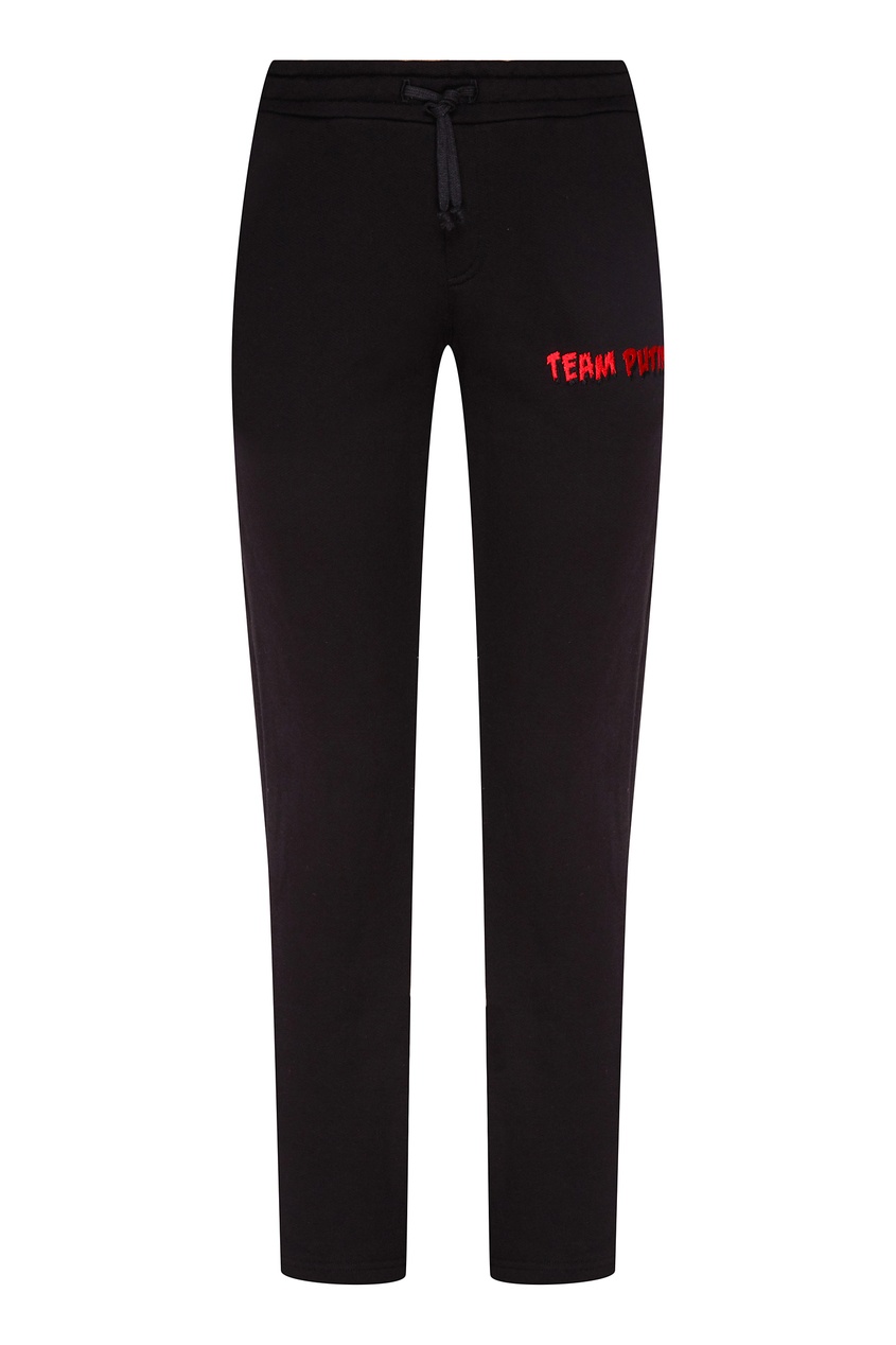 фото Черные спортивные брюки с красным логотипом team putin