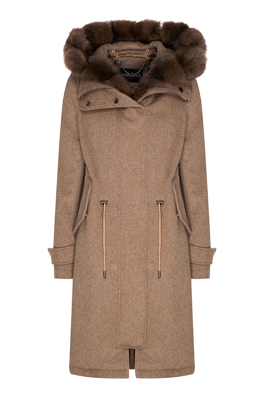 фото Светло-коричневое пальто с мехом dreamfur