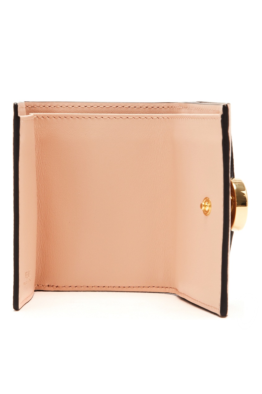 фото Светло-розовый кошелек с компактным дизайном Fendi