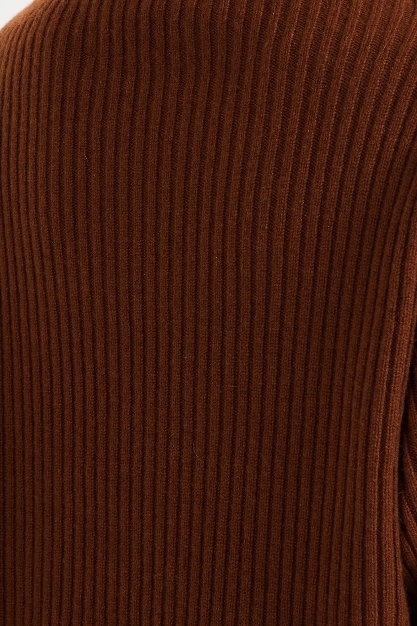 фото Коричневый свитер с воротником-стойкой alena akhmadullina