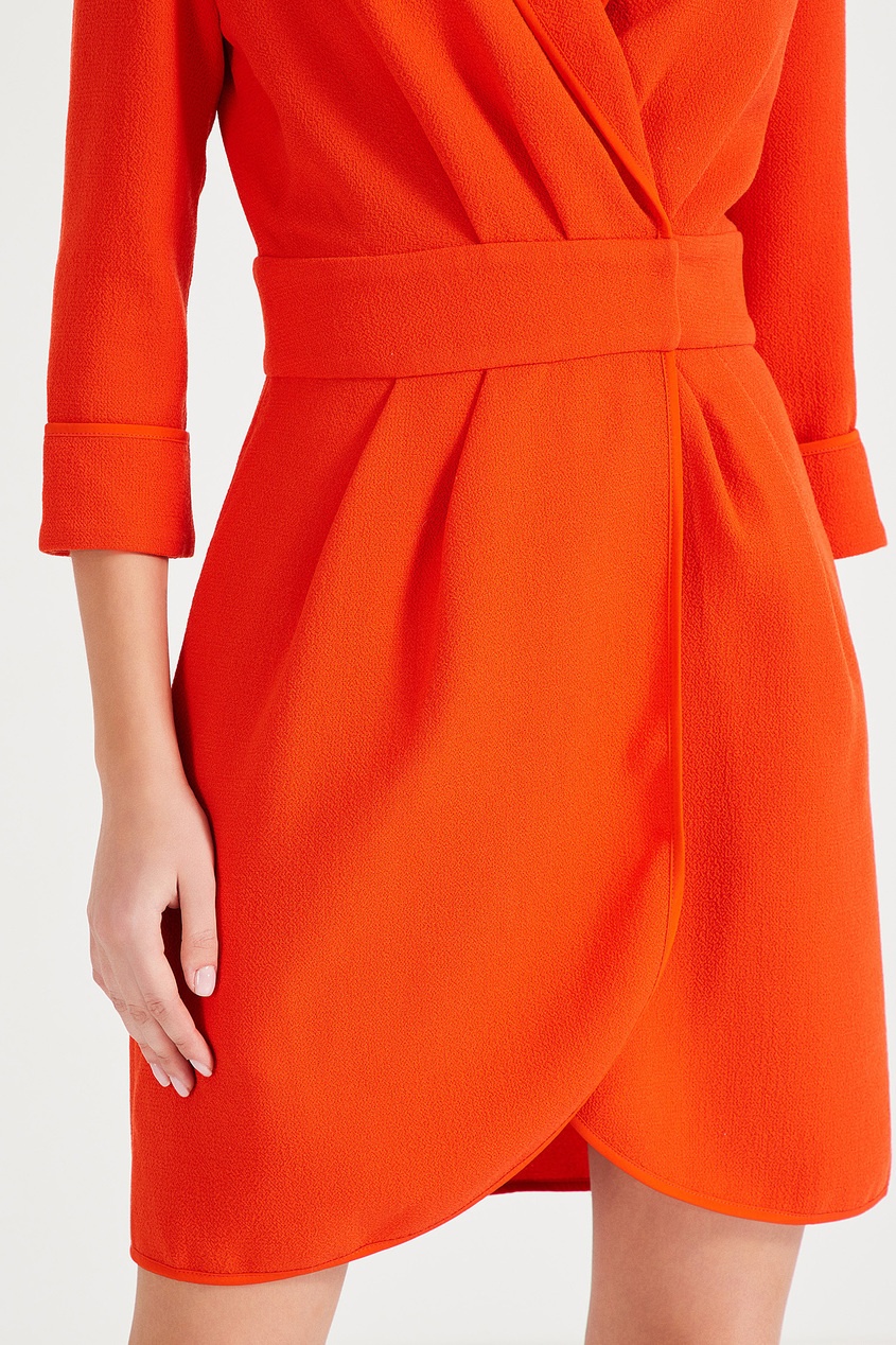 Яркое оранжевое платье