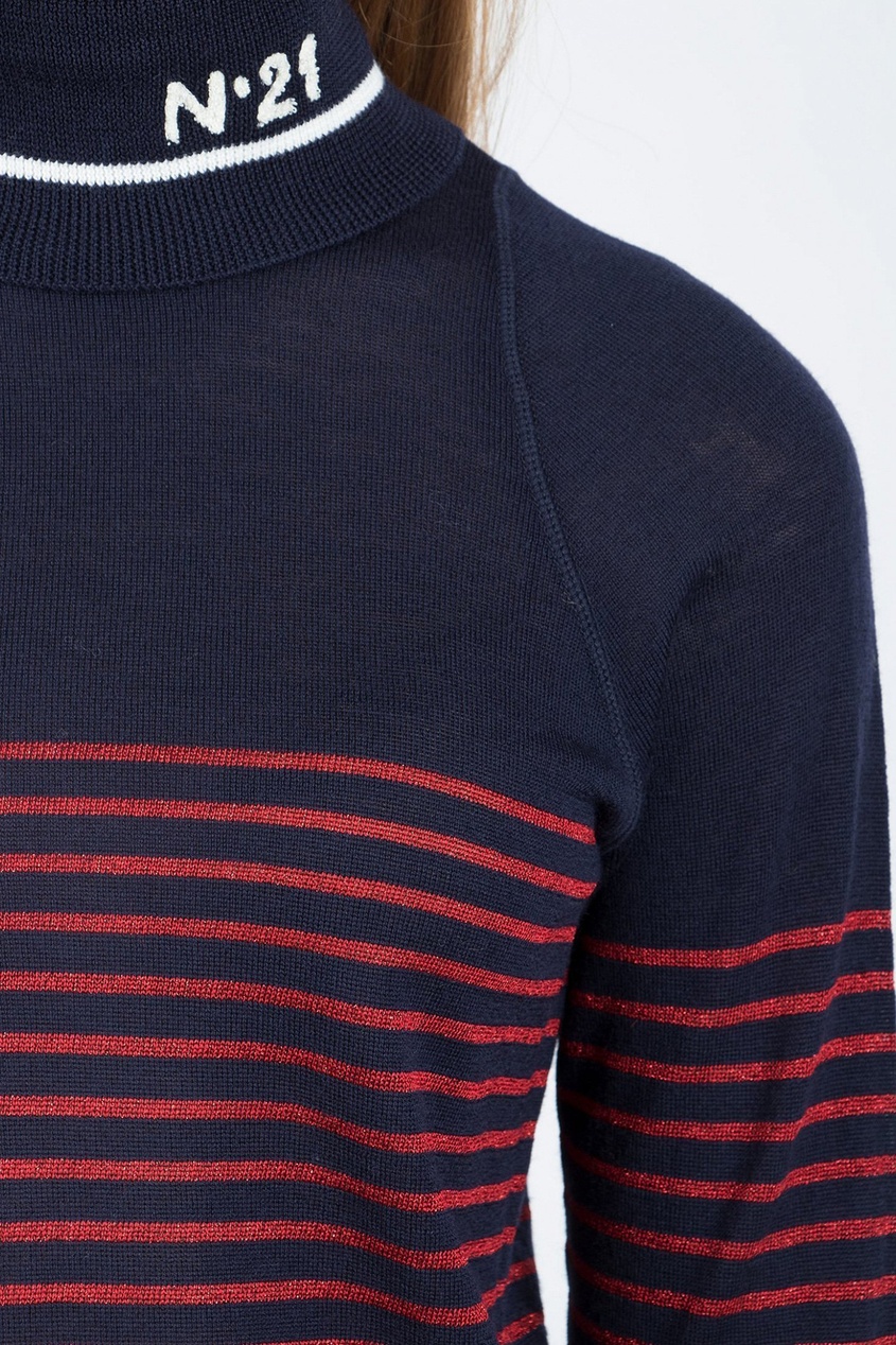 фото Синий свитер с красными полосками No.21