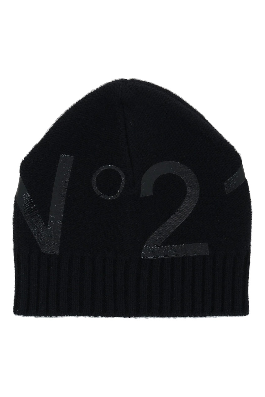 фото Черная шапка с блестящим логотипом no.21