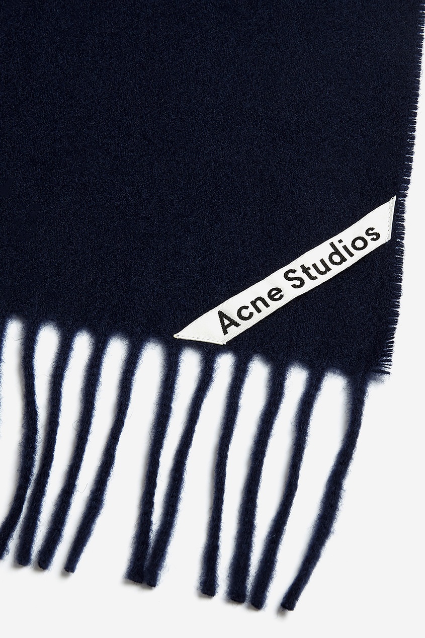 фото Синий шарф с бахромой Acne studios