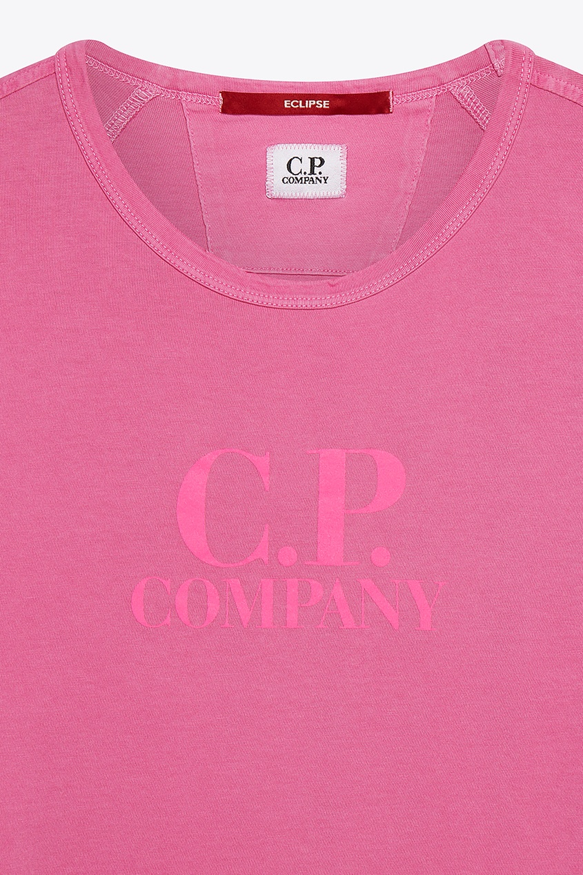 фото Розовая футболка с потертостями C.p. company