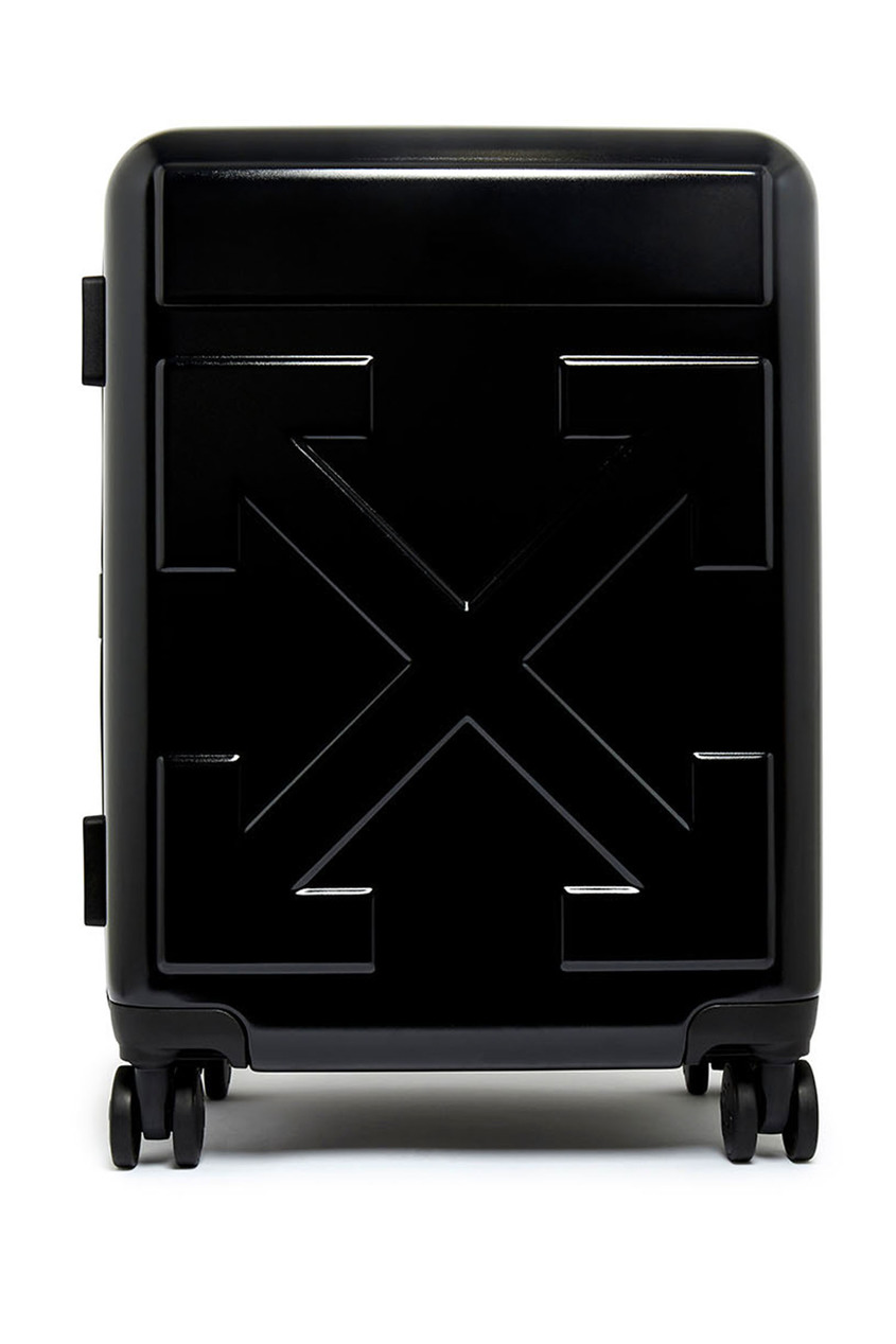 Черный чемодан на колесиках