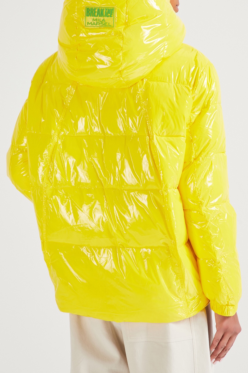 фото Желтая лаковая куртка-пуховик milamarsel