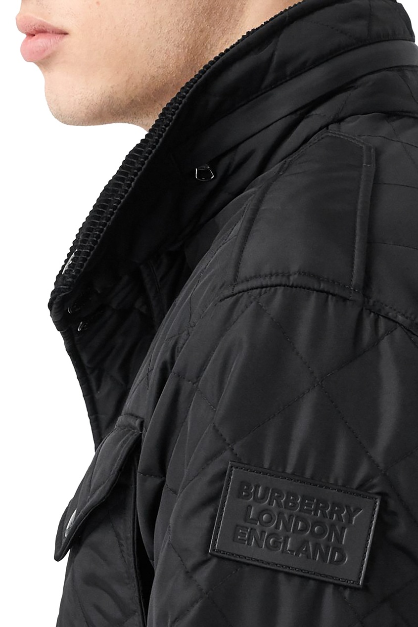 фото Черная стеганая куртка с накладными карманами burberry