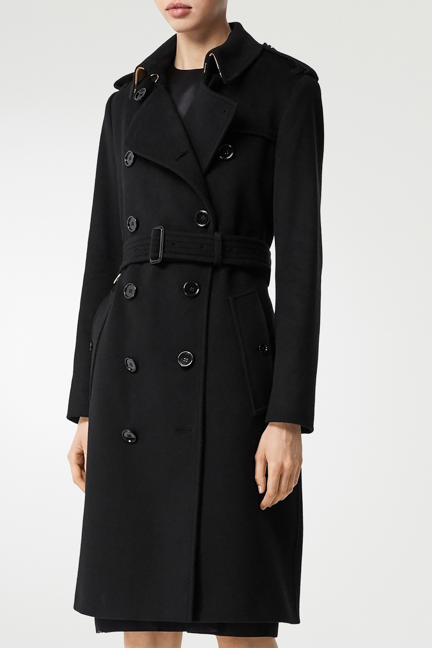 фото Черное пальто с поясом burberry