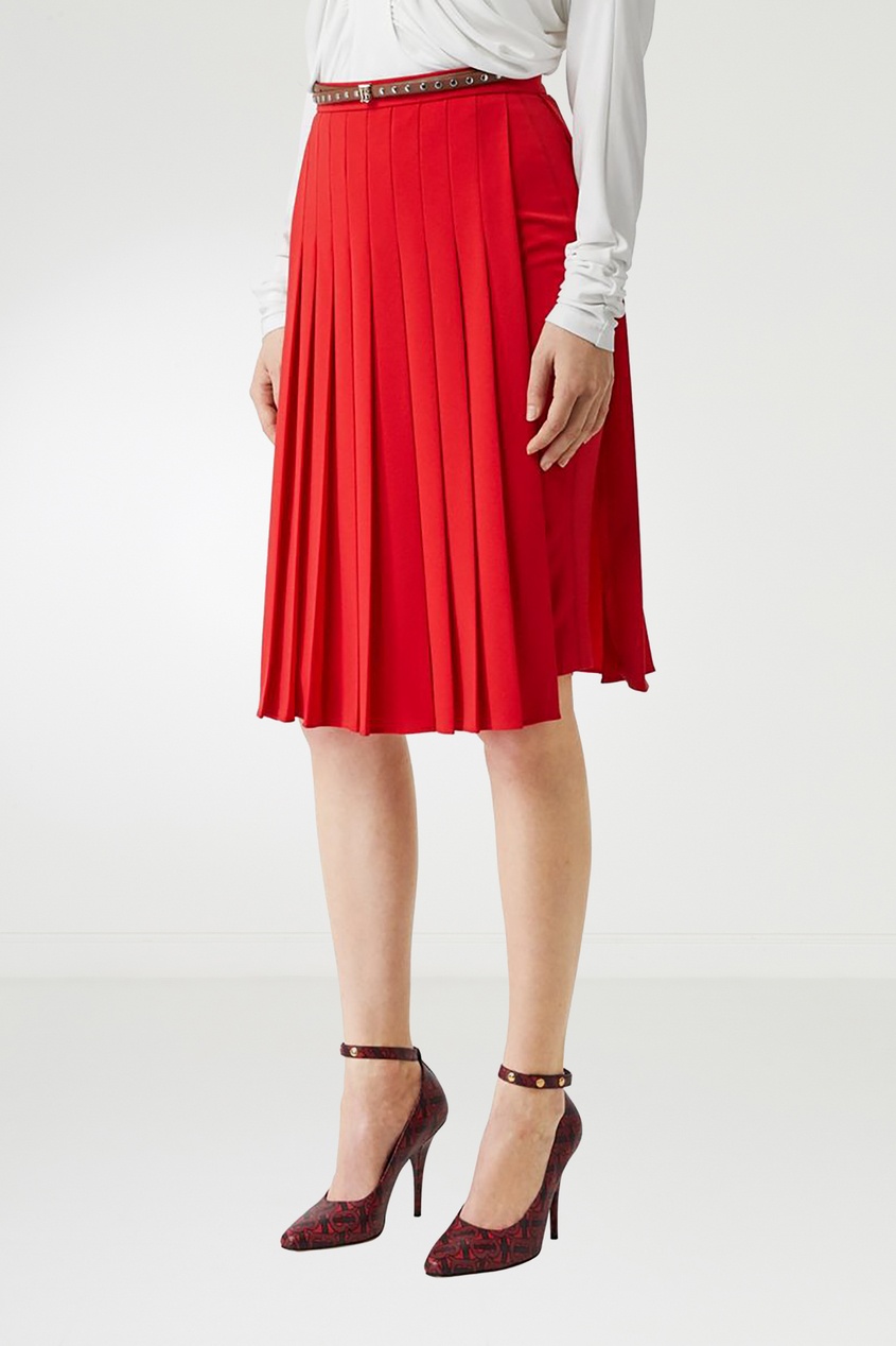 фото Красная юбка со складками burberry
