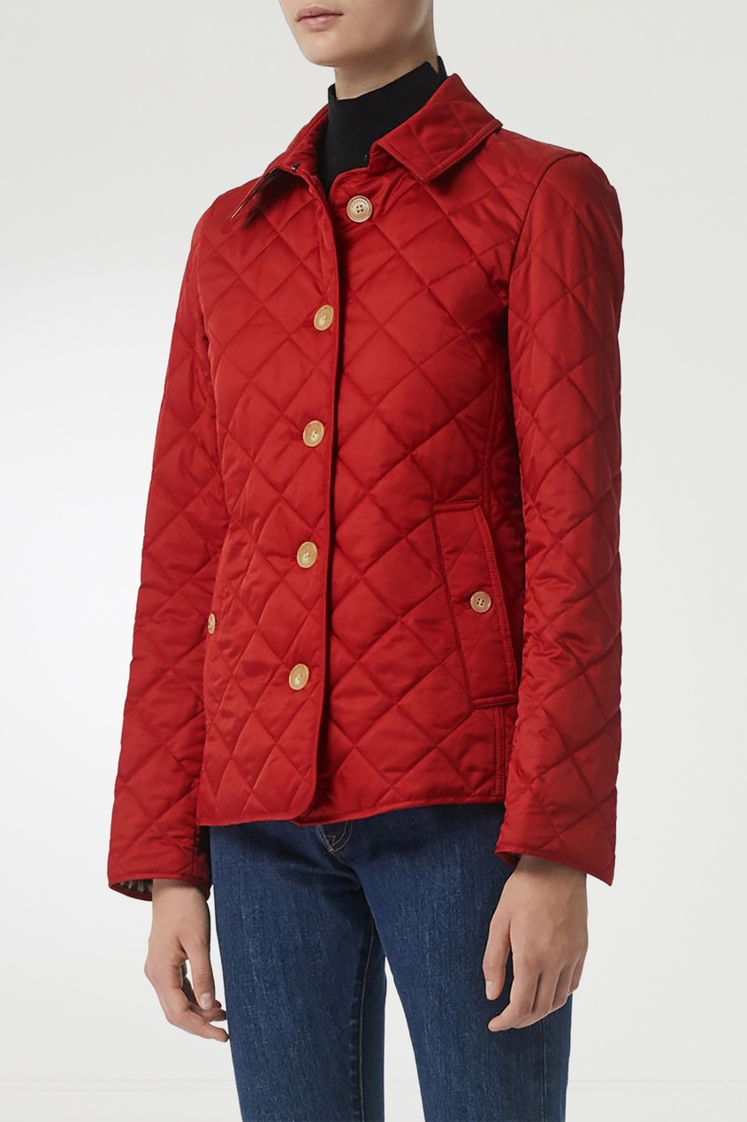 фото Красная стеганая куртка burberry