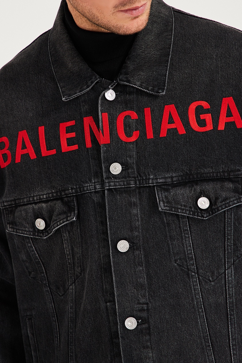 фото Черная джинсовая куртка с логотипом balenciaga