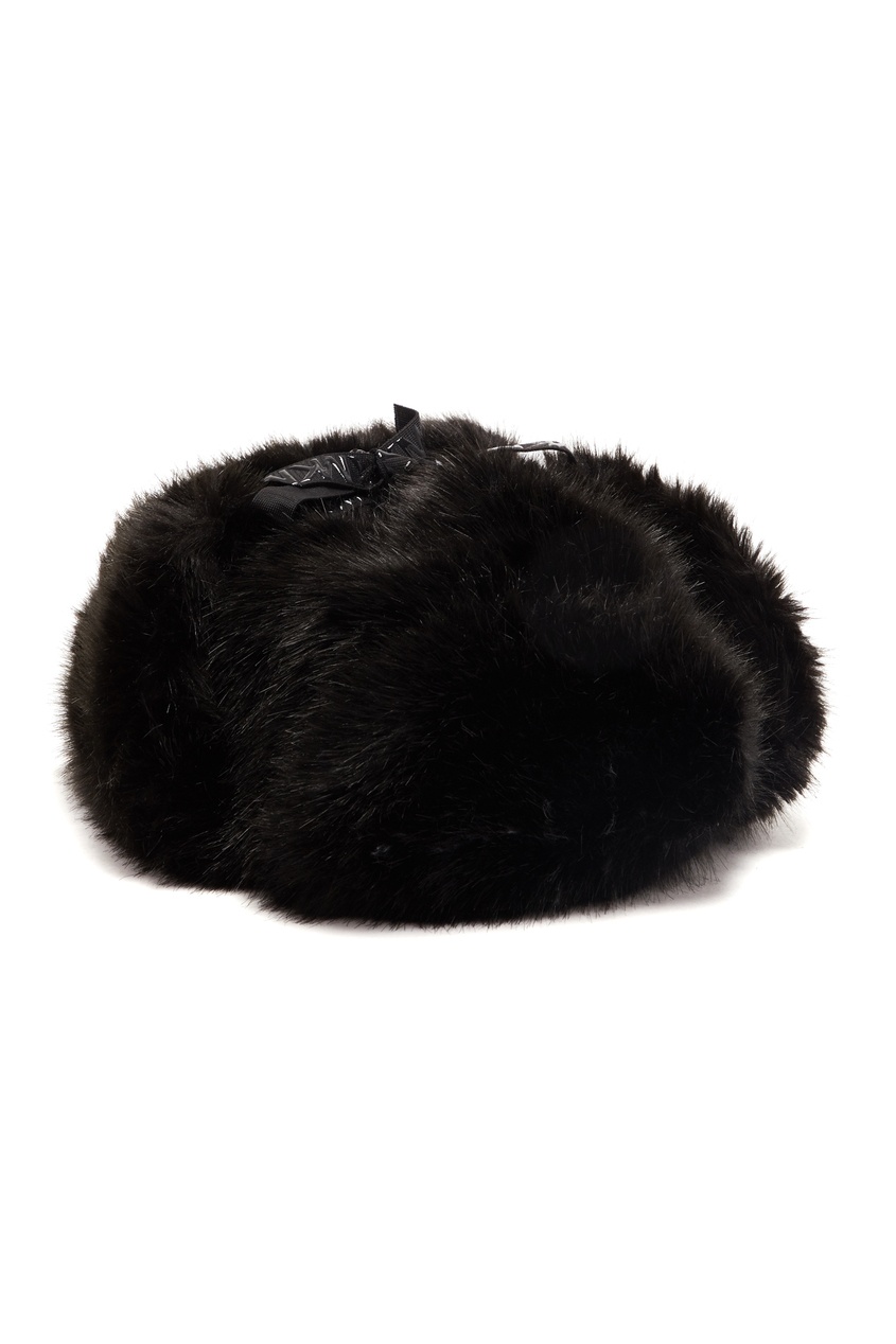 Меховая шапка черного цвета