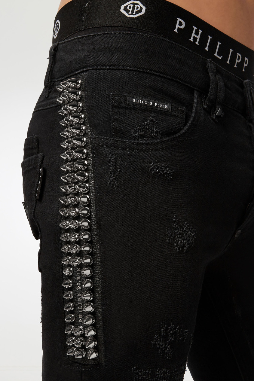 фото Черные джинсы с шипами philipp plein