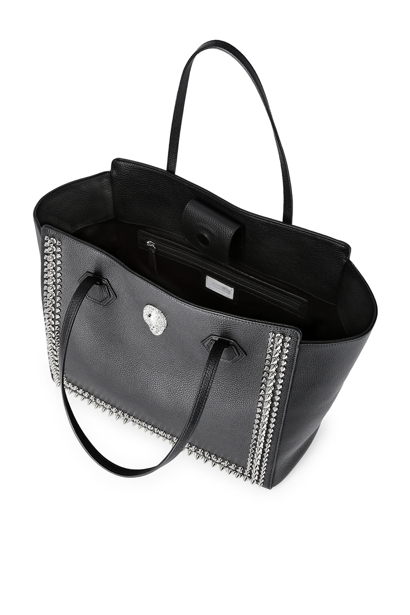 фото Черная кожаная сумка-шоппер с шипами philipp plein