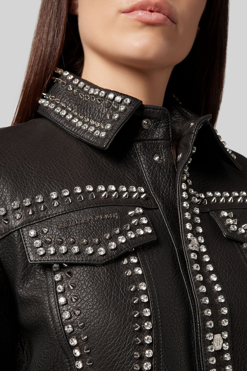 фото Черная куртка с шипами и кристаллами philipp plein
