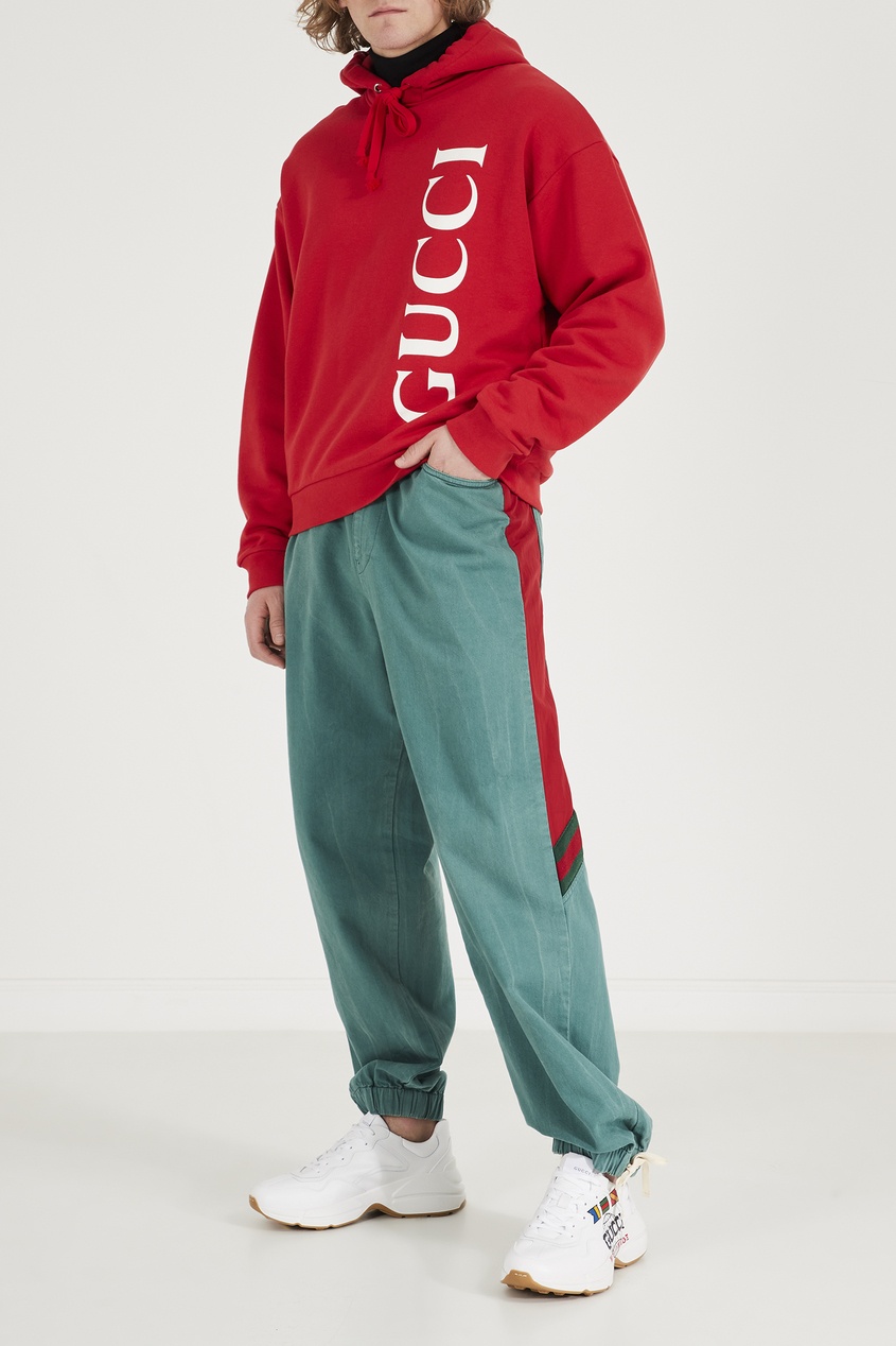 фото Красное худи с крупным белым логотипом gucci
