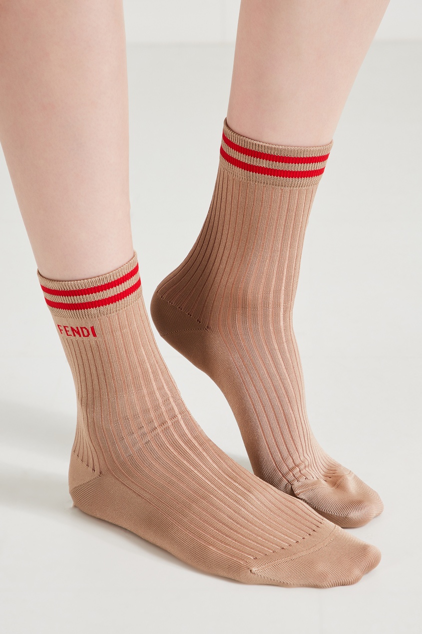 фото Бежевые носки с красной отделкой fendi