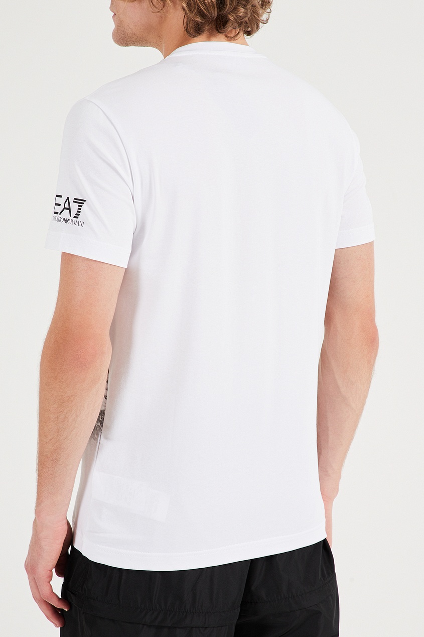 фото Белая футболка с контрастным принтом emporio armani