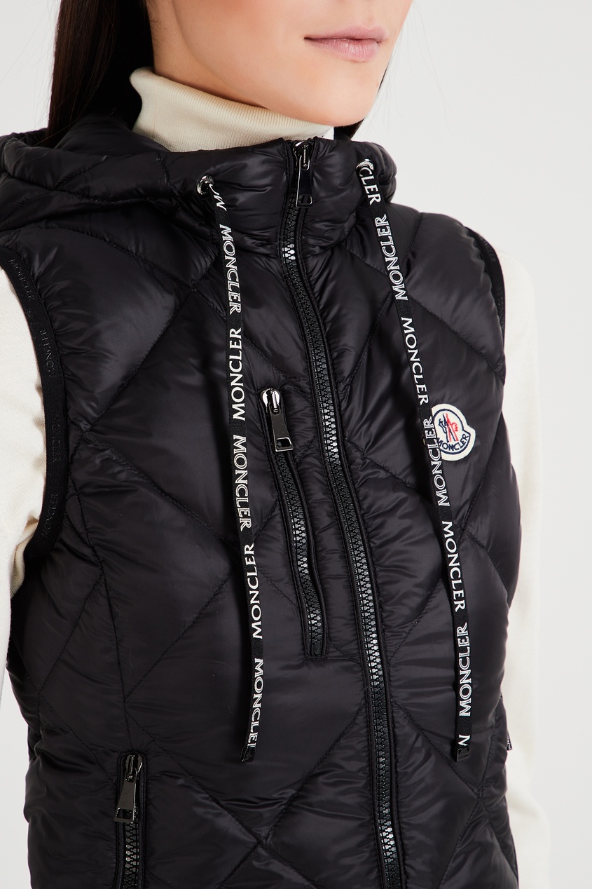 фото Утепленный стеганый жилет черного цвета moncler