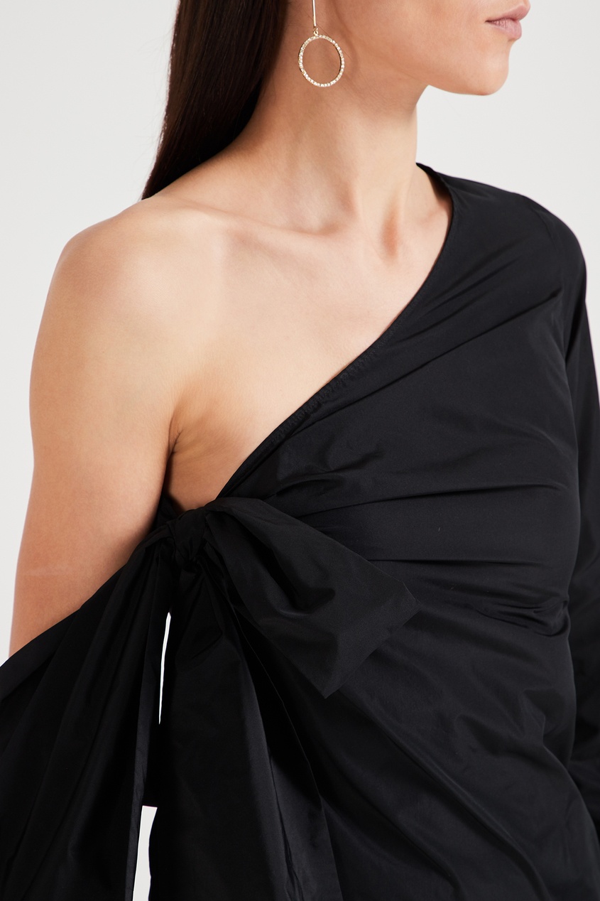 фото Черная блуза на одно плечо no.21