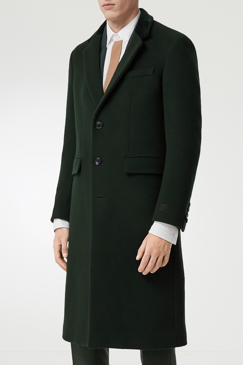 фото Зеленое пальто с бархатным воротником burberry