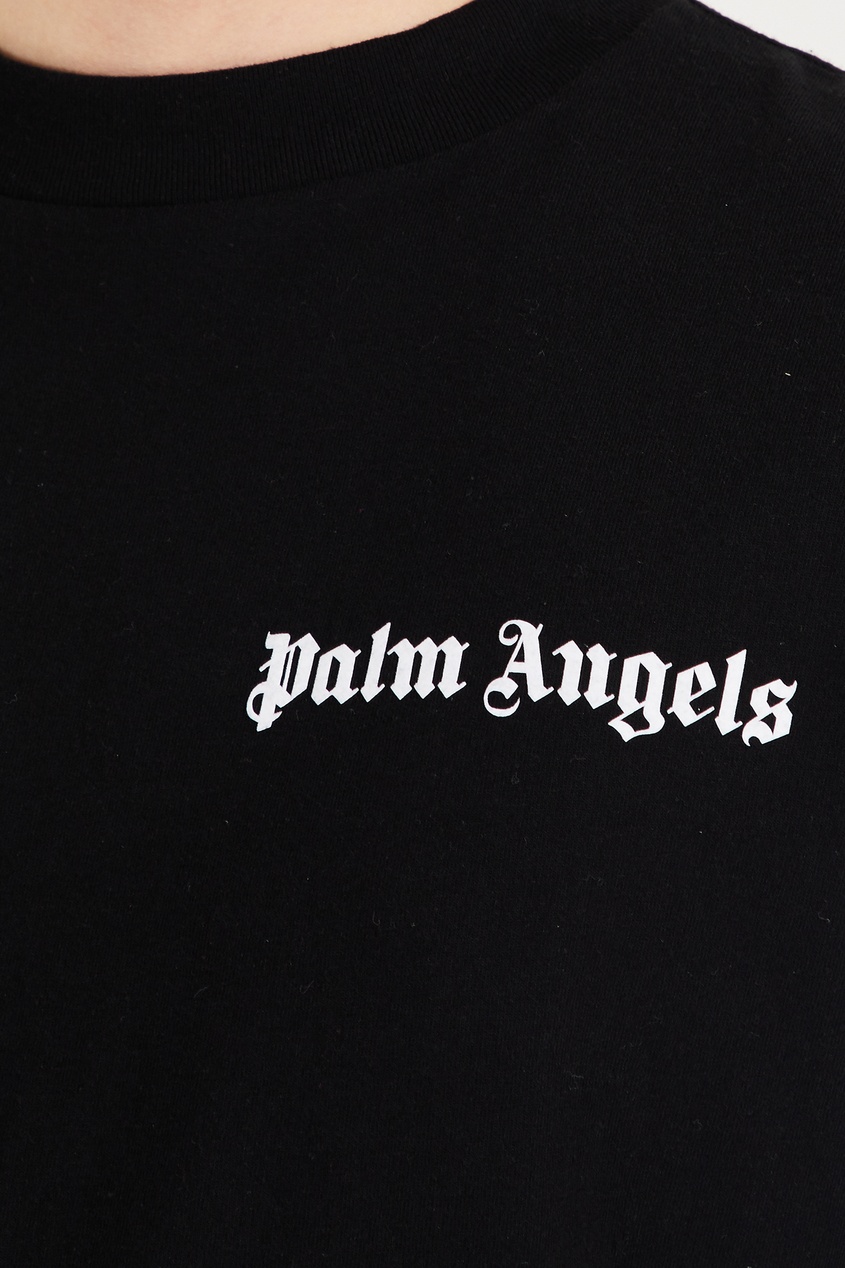 фото Черная футболка с белым логотипом на груди palm angels