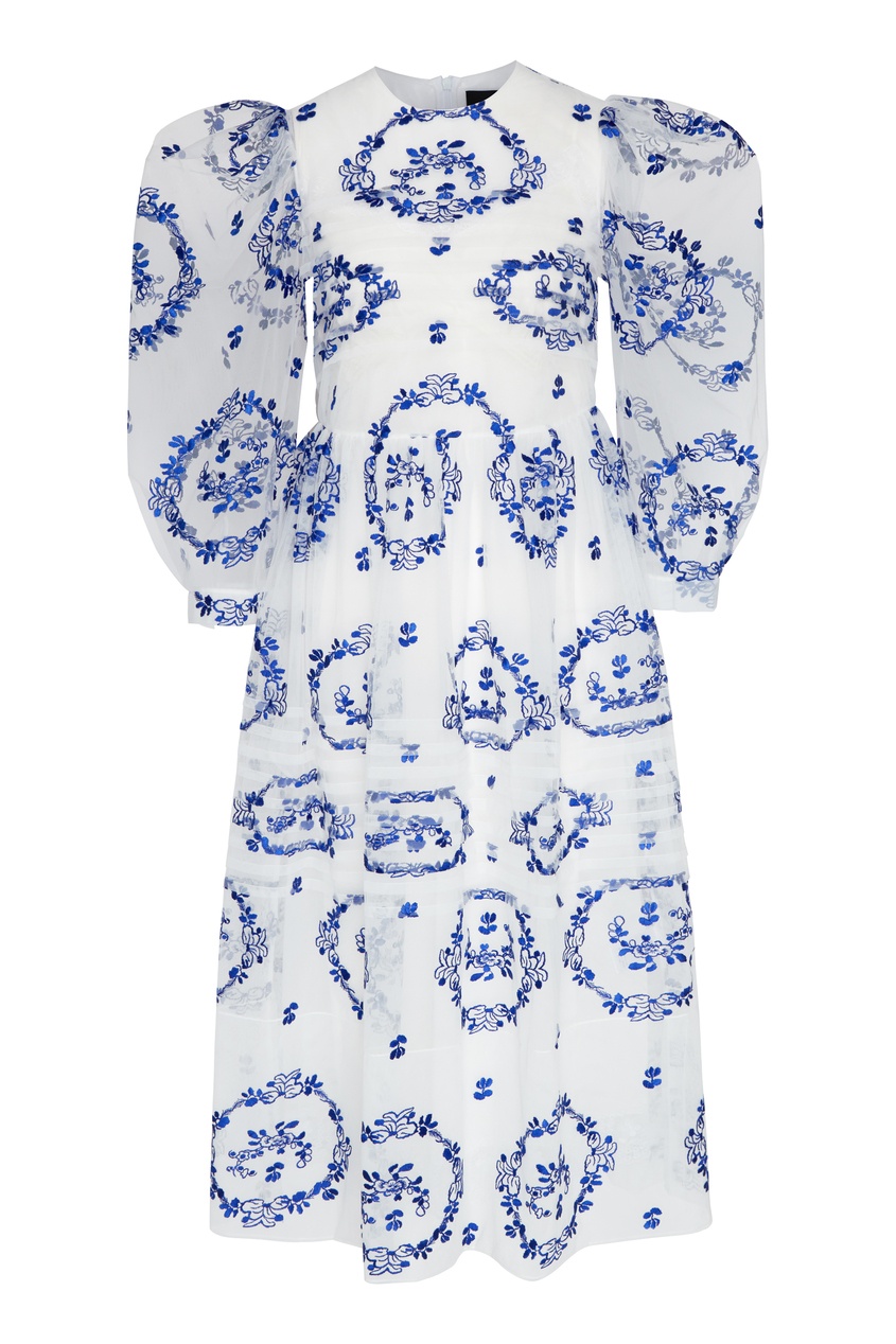 фото Белое платье с синей вышивкой simone rocha