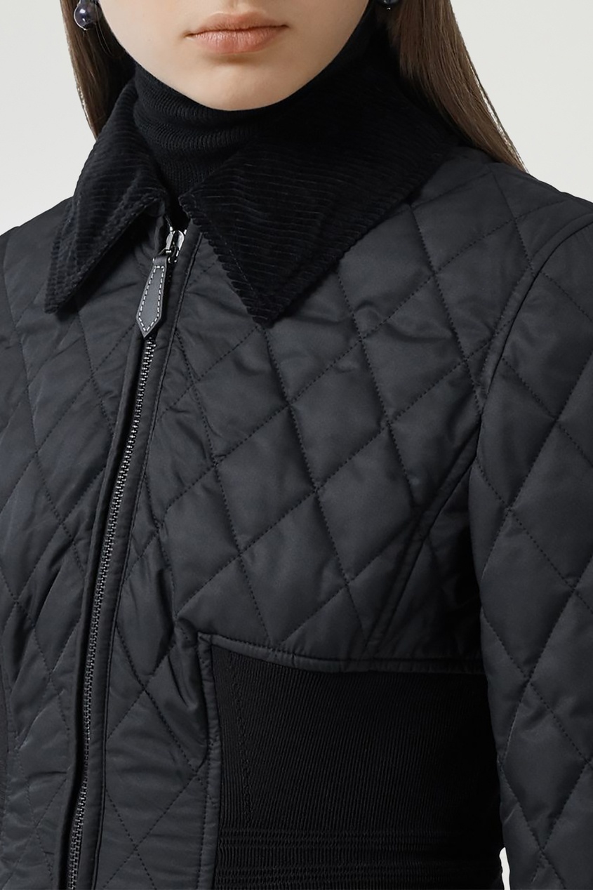 фото Черная стеганая куртка с боковыми вставками burberry