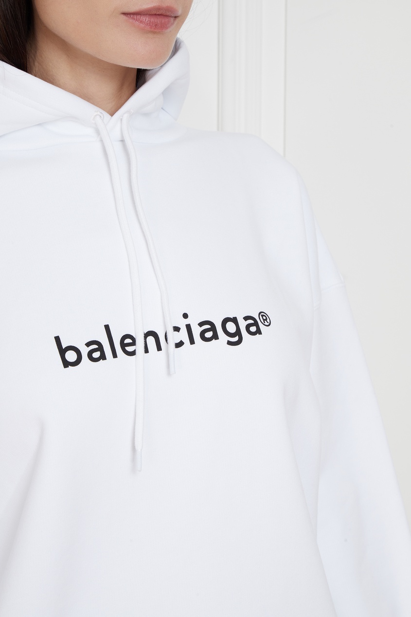 фото Белый свитшот с черным принтом balenciaga