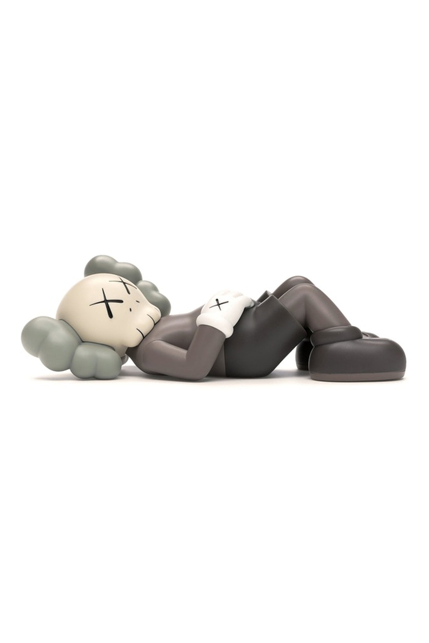 фото Игрушка kaws holiday japan vinyl figure brown