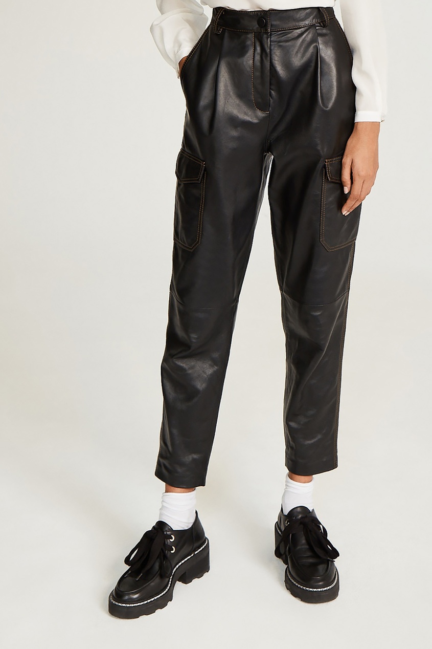 фото Черные кожаные брюки с накладными карманами claudie pierlot