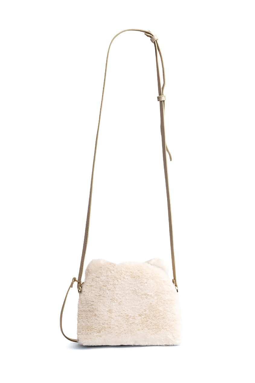 фото Белая кожаная сумка с мехом bonpoint