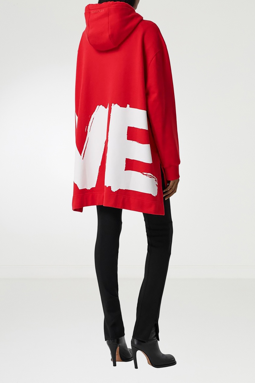 фото Красное худи с контрастным принтом love burberry