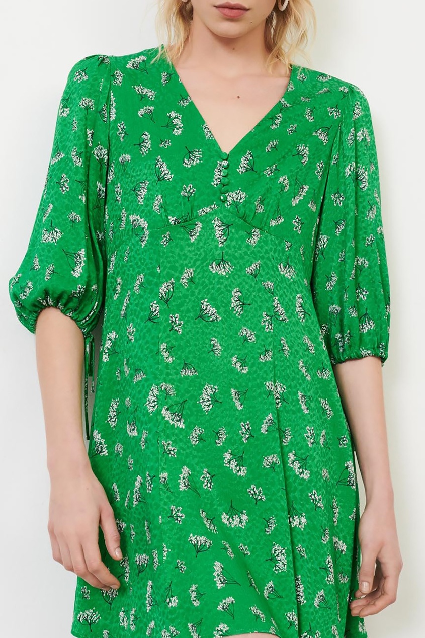 фото Зеленое платье с растительным принтом maje