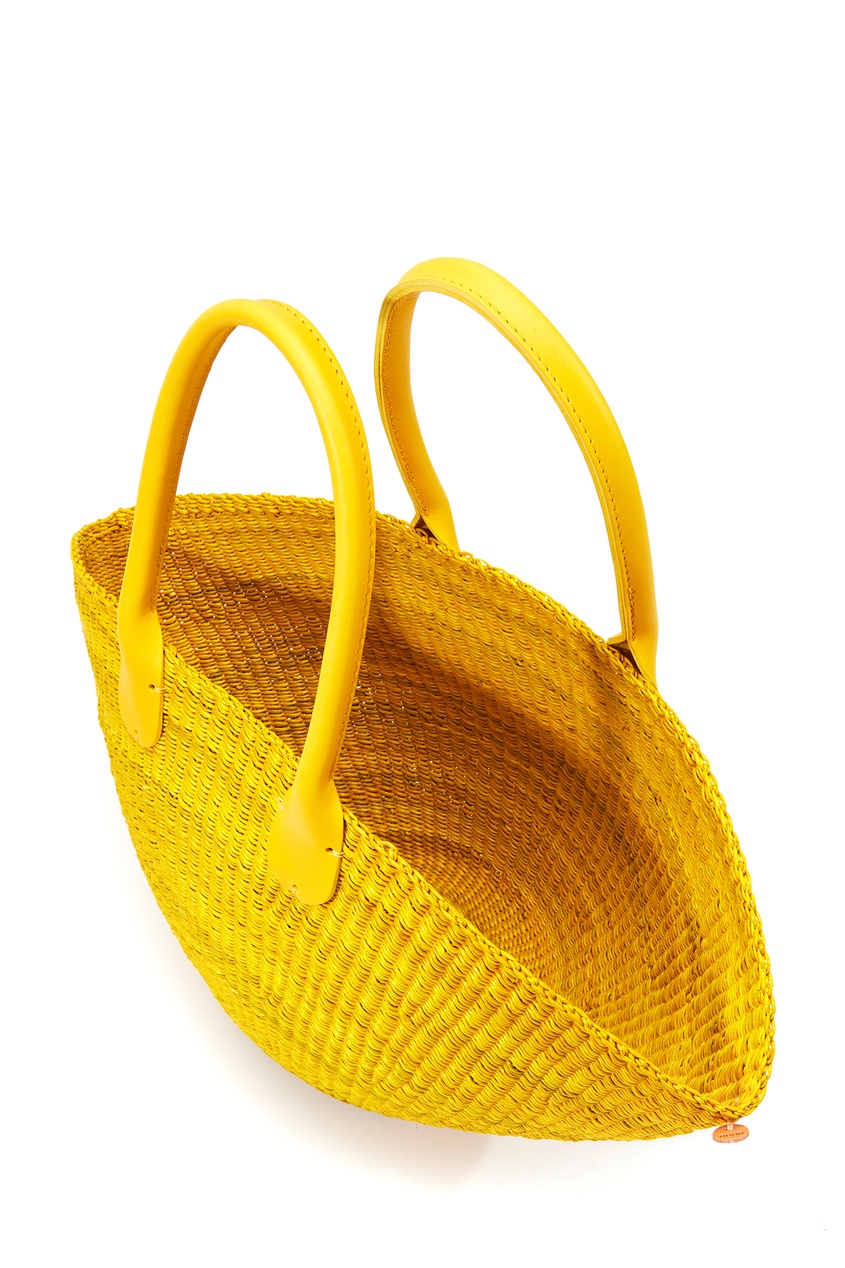 фото Желтая плетеная сумка sophia muun
